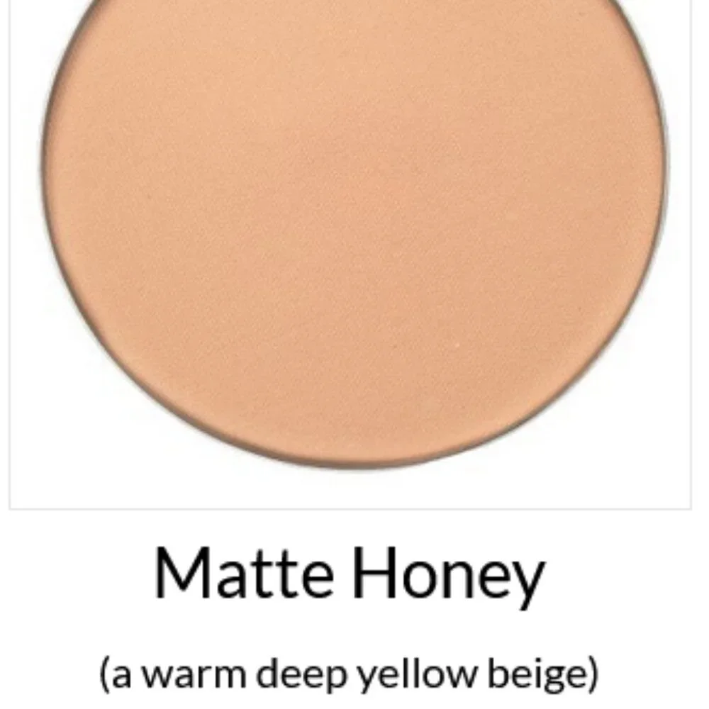 OSP Cosmetics Oil Free Pressed Powder in Matte Honey